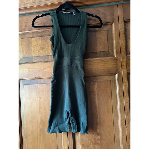 NWOT Naked Wardrobe Women's Snatched AF Sleeveless Romper Olive Green Size S - Picture 2 of 10